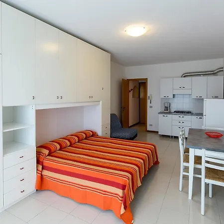 Daire Apartament With Swimming Pool Caorle