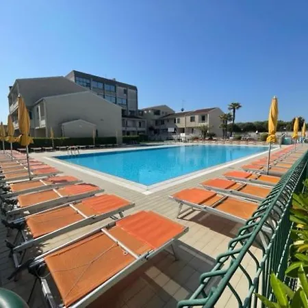 Apartament With Swimming Pool